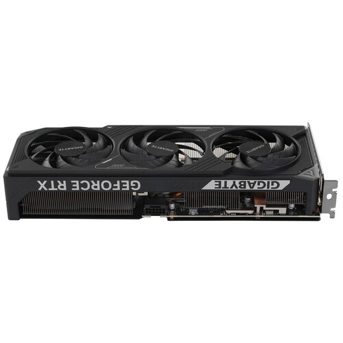 Купить Видеокарта GIGABYTE GeForce RTX 5070 WINDFORCE OC SFF  5613399. Характеристики, отзывы и цены в Донецке