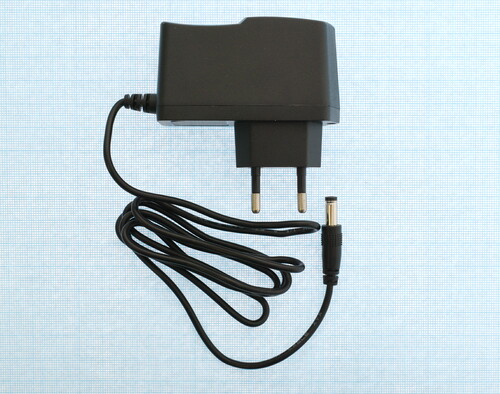 Купить Адаптер питания (Fiero) 9V - 1.5A [DC-out: D=5.5mm_d=2.5mm_L=12.5mm] (Black)  5430766. Характеристики, отзывы и цены в Донецке