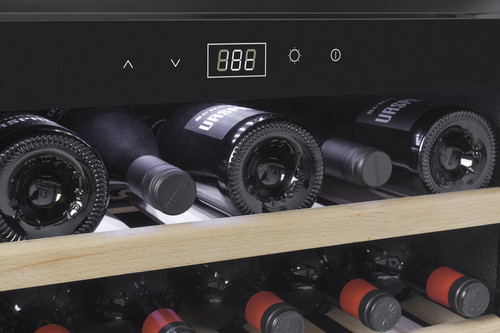 Купить Встраиваемый винный шкаф CASO WineSafe 18 EB черный  8179564. Характеристики, отзывы и цены в Донецке