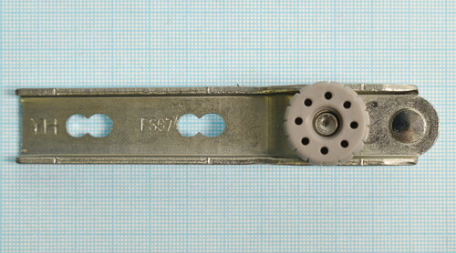 Купить Петля дверцы (Нижняя) для холодильника DEXP RF-SD070MA/W (Metal)  6014334. Характеристики, отзывы и цены в Донецке