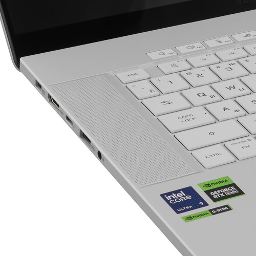 Купить 16" Ноутбук ASUS ROG Zephyrus GU605CX-QR125W белый  5618540. Характеристики, отзывы и цены в Донецке