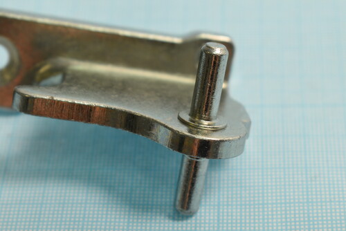 Купить Петля дверцы (Средняя R) для холодильника DEXP RF-MN450DMA (Metal) [N/A]  9118086. Характеристики, отзывы и цены в Донецке