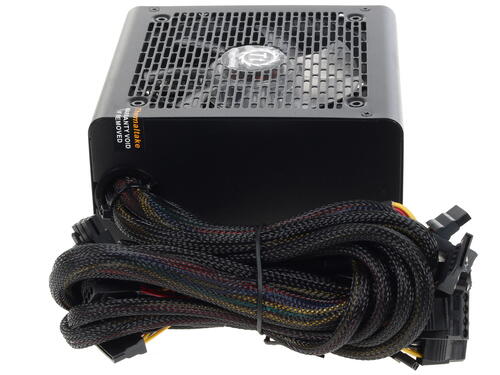 Купить Блок питания Thermaltake Smart RGB 600W [PS-SPR-0600NHSAWE-1] черный  1187986. Характеристики, отзывы и цены в Донецке