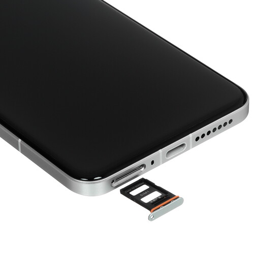 Купить 6.73" Смартфон Xiaomi 14 Ultra 512 ГБ белый  5449650. Характеристики, отзывы и цены в Донецке