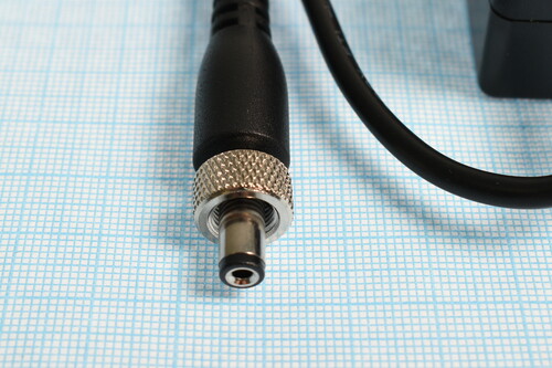 Купить Адаптер питания (DEXP) 24V - 3.75A [AC-in: IEC C8; DC-out: D=5,4mm_d=2.1mm_L=8mm] (Black)  7726873. Характеристики, отзывы и цены в Донецке