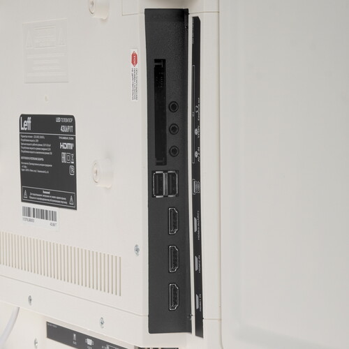 Купить 42.5" (108 см) Телевизор Leff 43U691T белый  5615048. Характеристики, отзывы и цены в Донецке