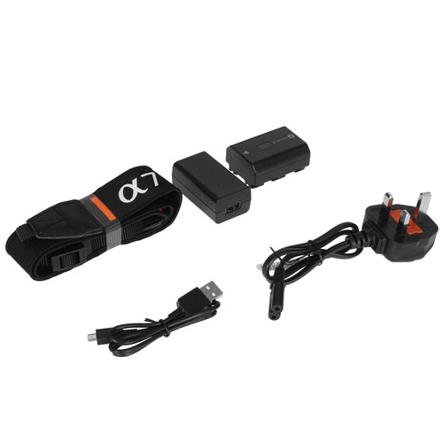 Купить Беззеркальный фотоаппарат Sony Alpha 7 III (ILCE-7M3) Body черный  5066245. Характеристики, отзывы и цены в Донецке
