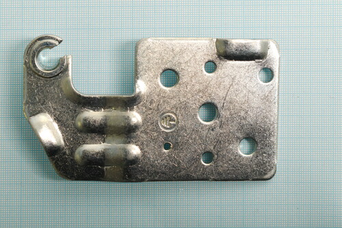 Купить Петля дверцы (Верхняя L) для холодильника DEXP RF-MN450DMA (Metal) [N/A]  9118089. Характеристики, отзывы и цены в Донецке