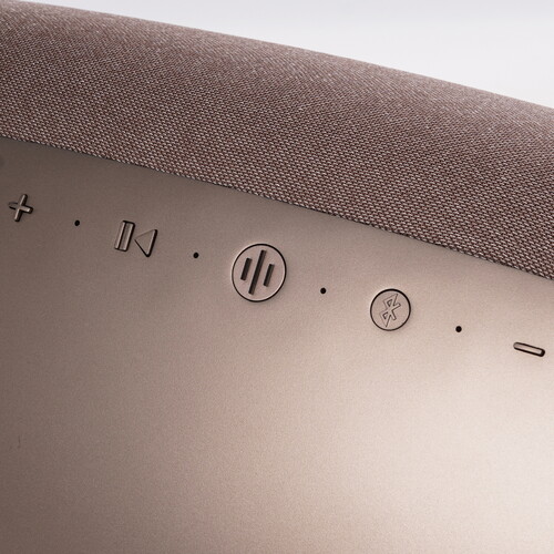 Купить Портативная аудиосистема Bowers&Wilkins Zeppelin Pro, золотистый  5628101. Характеристики, отзывы и цены в Донецке