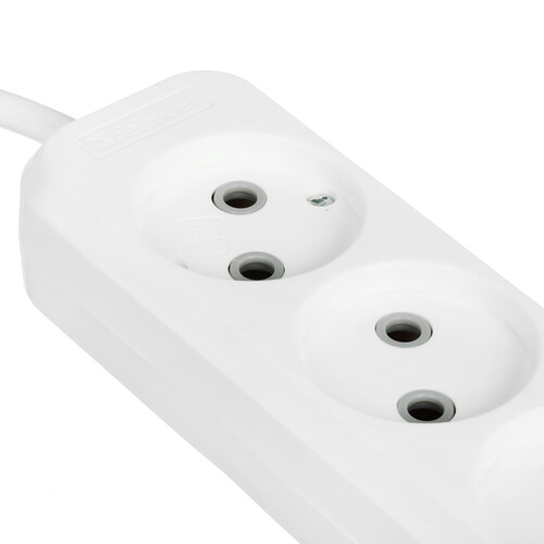 Купить Удлинитель Defender B240 белый  9231130. Характеристики, отзывы и цены в Донецке