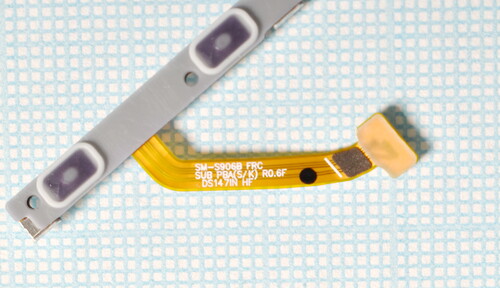 Купить Шлейф (Power + Volume keys) для смартфона Samsung Galaxy S22 (SM-S901) [SM-S906B_FPC_R0.6F]  5018638. Характеристики, отзывы и цены в Донецке