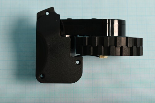 Купить Двигатель (В сборе с колесом R) для пылесоса-робота DEXP MC-700 [N/A]  9098482. Характеристики, отзывы и цены в Донецке