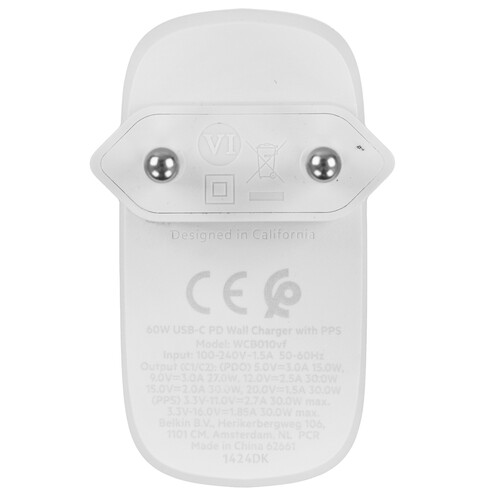 Купить Сетевое зарядное устройство Belkin BoostCharge белый  5492415. Характеристики, отзывы и цены в Донецке