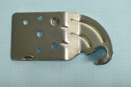 Купить Петля дверцы (Верхняя R) для холодильника DEXP SBS510M (Silver)  9044193. Характеристики, отзывы и цены в Донецке