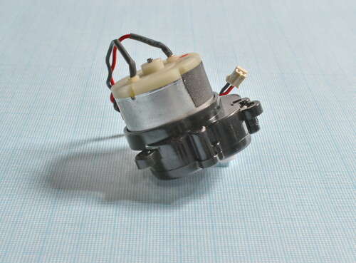 Купить Двигатель (Щетка L) для пылесоса-робота Xiaomi Mi Robot Vacuum Mop Essential  7714287. Характеристики, отзывы и цены в Донецке