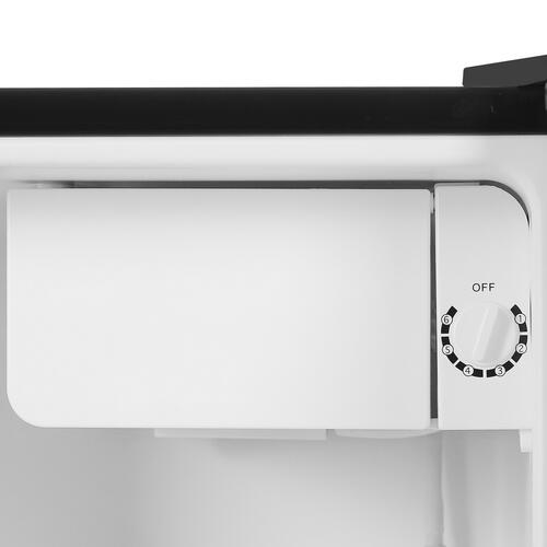 Купить Холодильник компактный   DEXP TF050D серебристый  4816022. Характеристики, отзывы и цены в Донецке