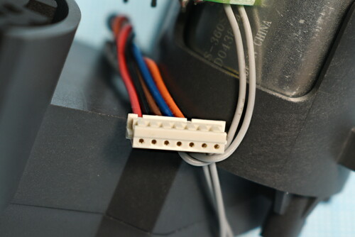 Купить Двигатель (В сборе с колесом R) для пылесоса-робота Roborock Q8 Max  9156650. Характеристики, отзывы и цены в Донецке