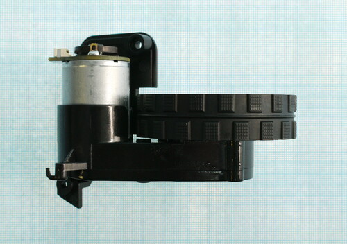 Купить Двигатель (В сборе с колесом R) для пылесоса-робота DEXP Ecosweep E0  9207383. Характеристики, отзывы и цены в Донецке