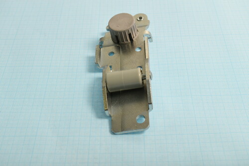 Купить Петля дверцы (Нижняя R) для холодильника DEXP RF-MN622DMA (Metal)  9118067. Характеристики, отзывы и цены в Донецке