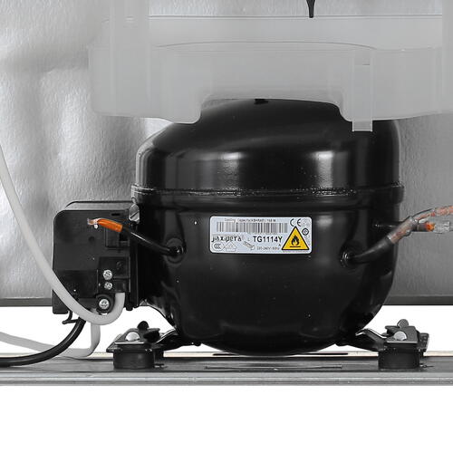 Купить Холодильник с морозильником   Hotpoint HT 1816 MX серебристый  5451940. Характеристики, отзывы и цены в Донецке