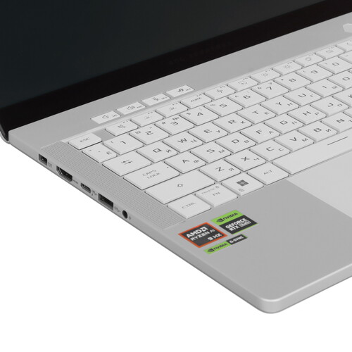 Купить 14" Ноутбук ASUS ROG Zephyrus GA403WW-QS099W белый  5612450. Характеристики, отзывы и цены в Донецке