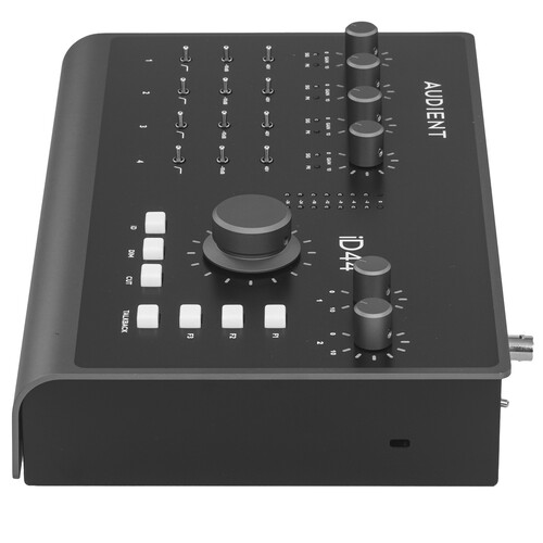 Купить Внешняя звуковая карта Audient ID44 MKII  5623527. Характеристики, отзывы и цены в Донецке