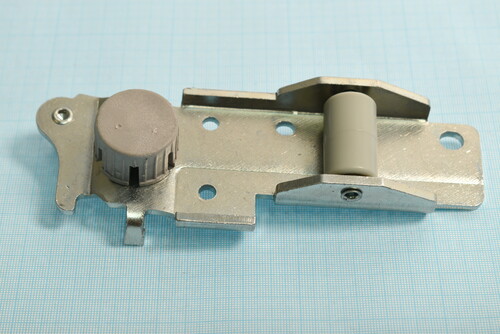 Купить Петля дверцы (Нижняя R) для холодильника DEXP RF-MN622DMA (Metal)  9118067. Характеристики, отзывы и цены в Донецке