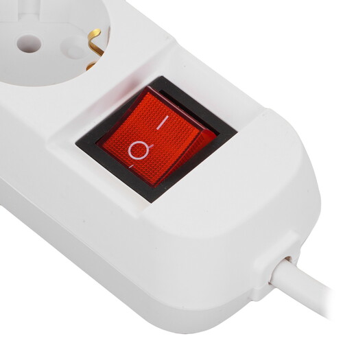 Купить Удлинитель Cadena CDM U5es-3x1-1.5m-W белый  9188084. Характеристики, отзывы и цены в Донецке